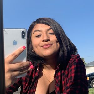 Meet your Posher, Ofelia